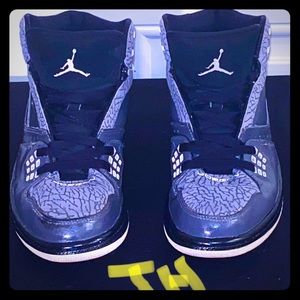 Air Jordan’s Size 9.5 ( RARE ) 🔥🔥🔥